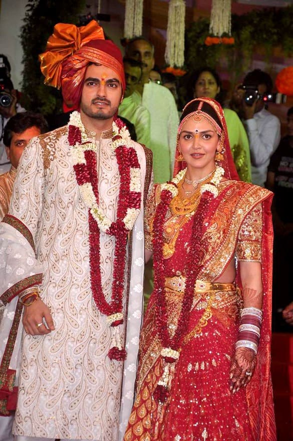 Bharat Takhtani, Esha Deol at Esha Deol's wedding at ISCKON temple via Wikimedia Commons