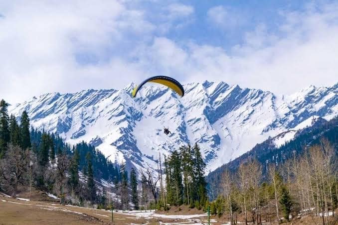 Manali in Himachal Pradesh offers adventure activities in the winter