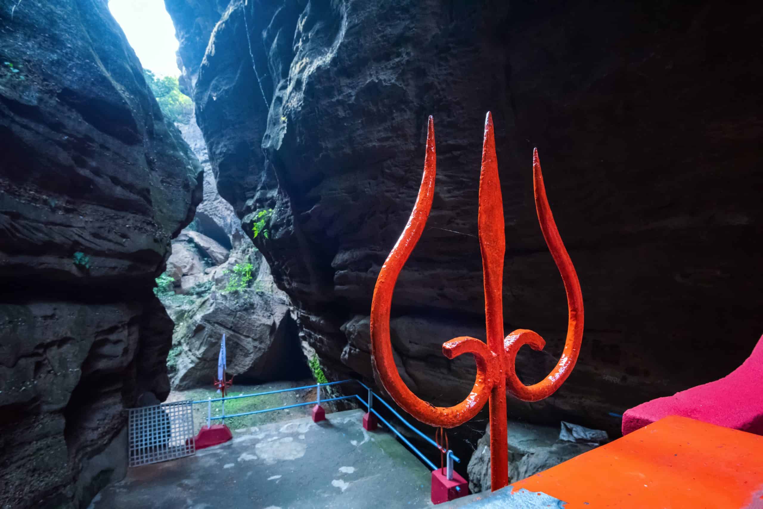Jatashankar temple cave is renowned for its stalactites and stalagmites, which resemble the matted hair of Lord Shiva