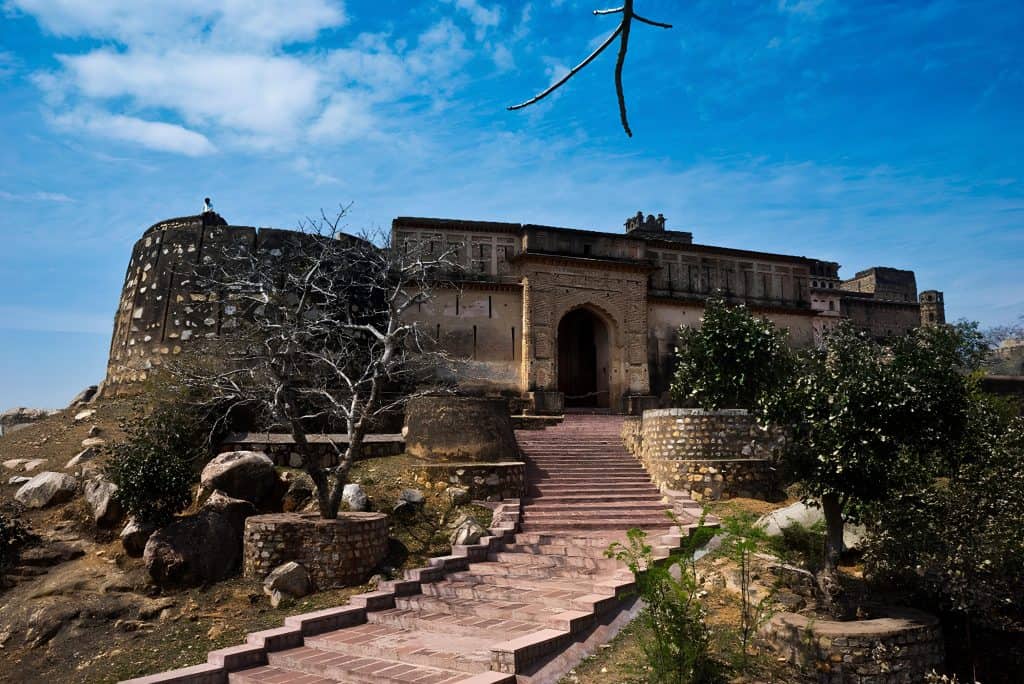 Best time to visit Datia Palace is between August and April