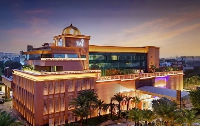 Taj Hotel & Convention  Centre, Agra