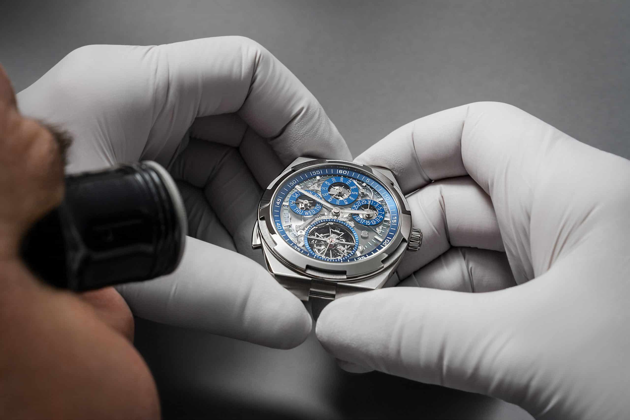 Hour markers in 18K white gold appear suspended above the mechanism Overseas Grand Complication Openface