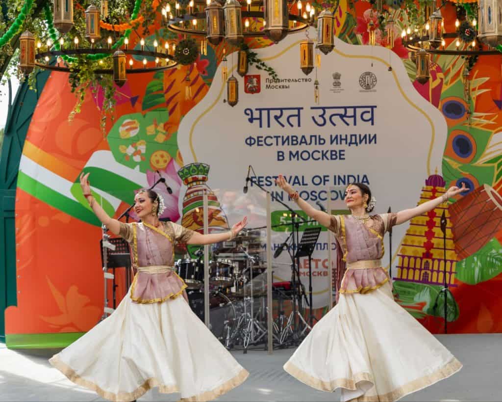 825 000 guests, more than 500 events, over 150 invited artists and craftsmen  - the Festival of India, Bharat Utsav, has ended in Moscow