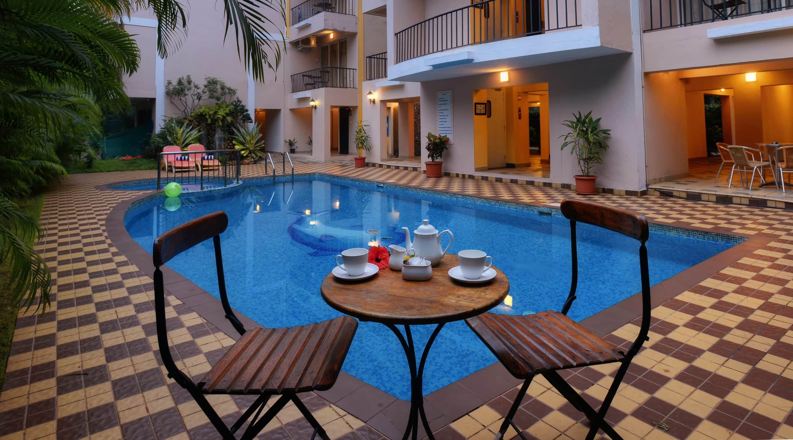 Swimming Pool, TreeHouse Blue