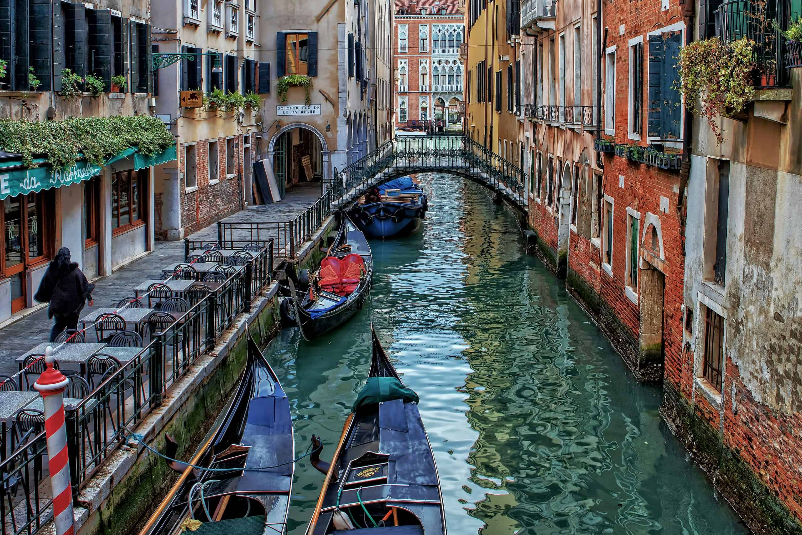 Venice in summer, with gondolas drifting through canals, hidden courtyards around every corner, and art at every turn, is a city that feels like a dream brought to life. Image courtesy: 
Ricardo Gomez Angel via Unsplash