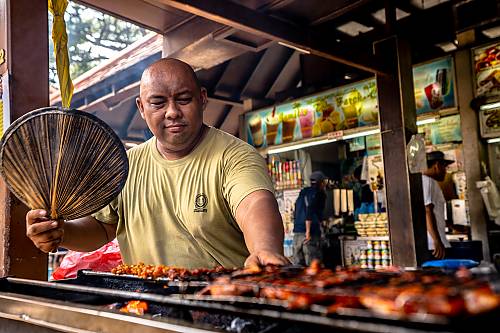 For much of the 20th century, hawkers operated mostly on city streets, providing affordable, home-style food to workers and families. Image courtesy: Mohamad Hafiz via unesco.org