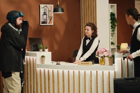 Reimagining the Guest Experience in 2025: Why AI Alone Isn’t the Answer