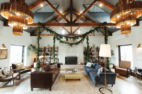 Delaware North acquires Cactus Moon Lodge, a resort-style, special-event venue near Austin, Texas