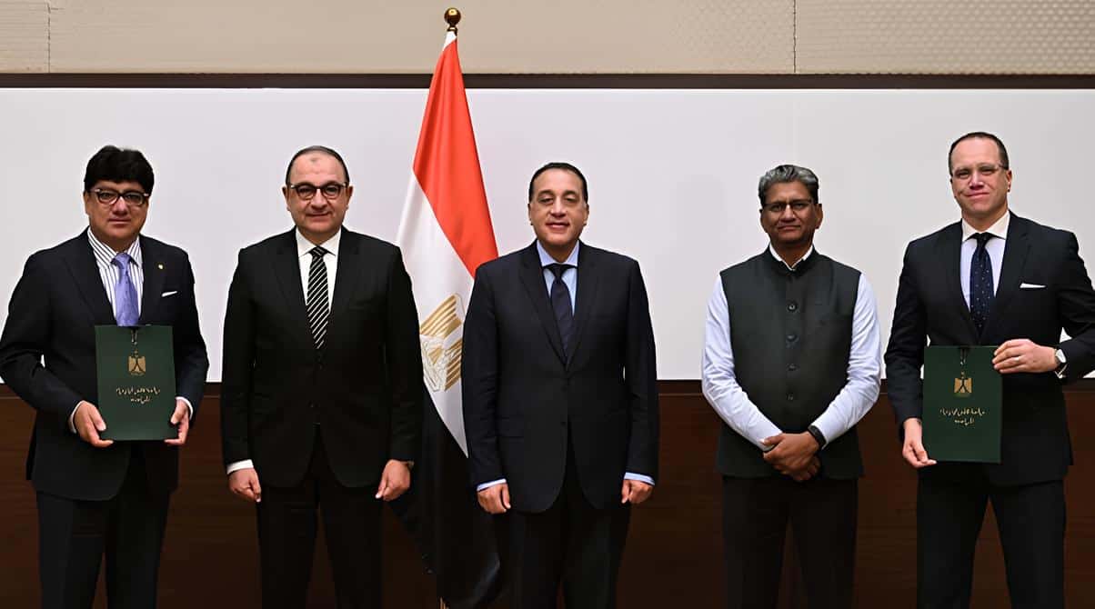 From left to right: Puneet Chhatwal, Managing Director & CEO, IHCL, H.E. Mr. Mohamed Shemy, Minister of the Public Business Sector, H.E. Dr. Mostafa Madbouly, Prime Minister of the Arab Republic of Egypt, H.E. Suresh K. Reddy, Ambassador of India to the Arab Republic of Egypt, Hisham El-Demery, Chief Executive Officer – EGOTH, Taj Cairo
