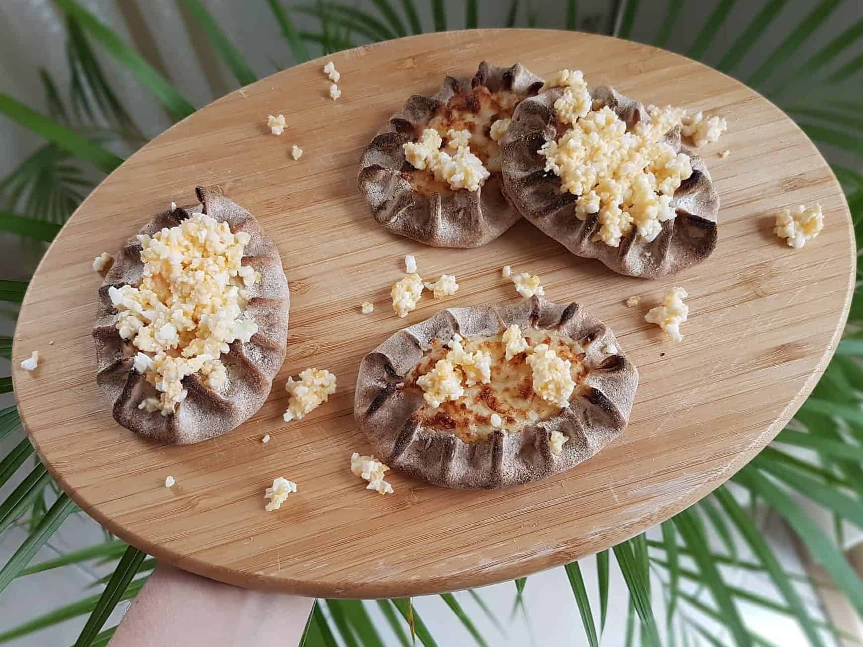 Karjalanpiirakka. Image courtesy: Olivia Fries via Wikimedia Commons